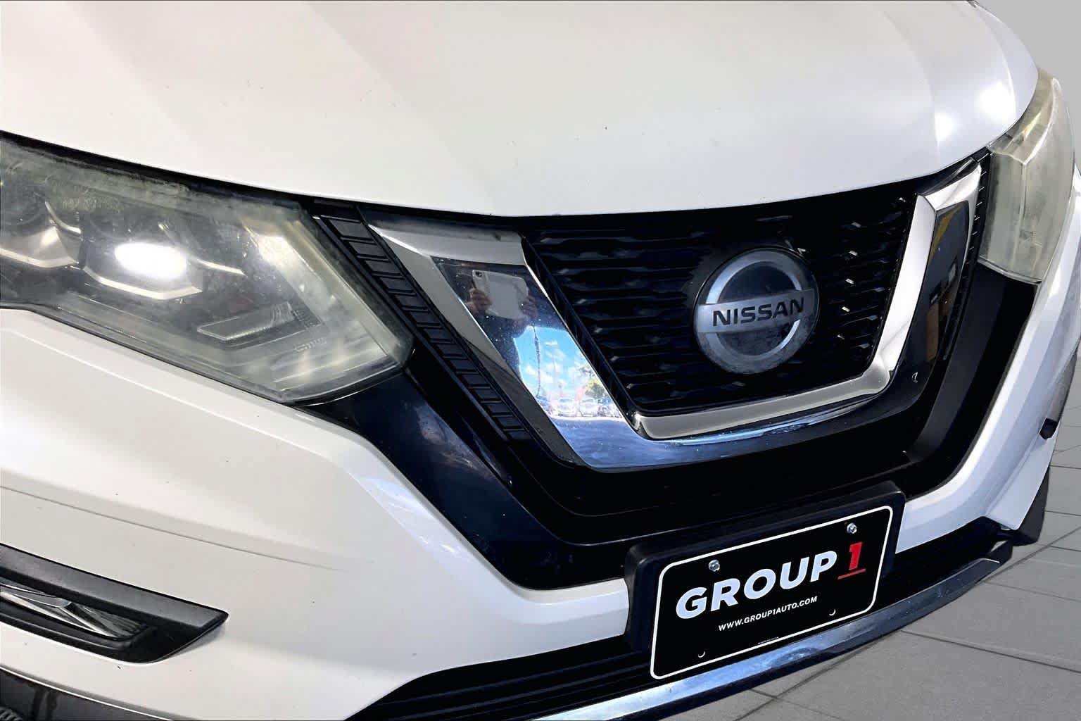 Used 2018 Nissan Rogue SL w/ Premium Package FWD image 28