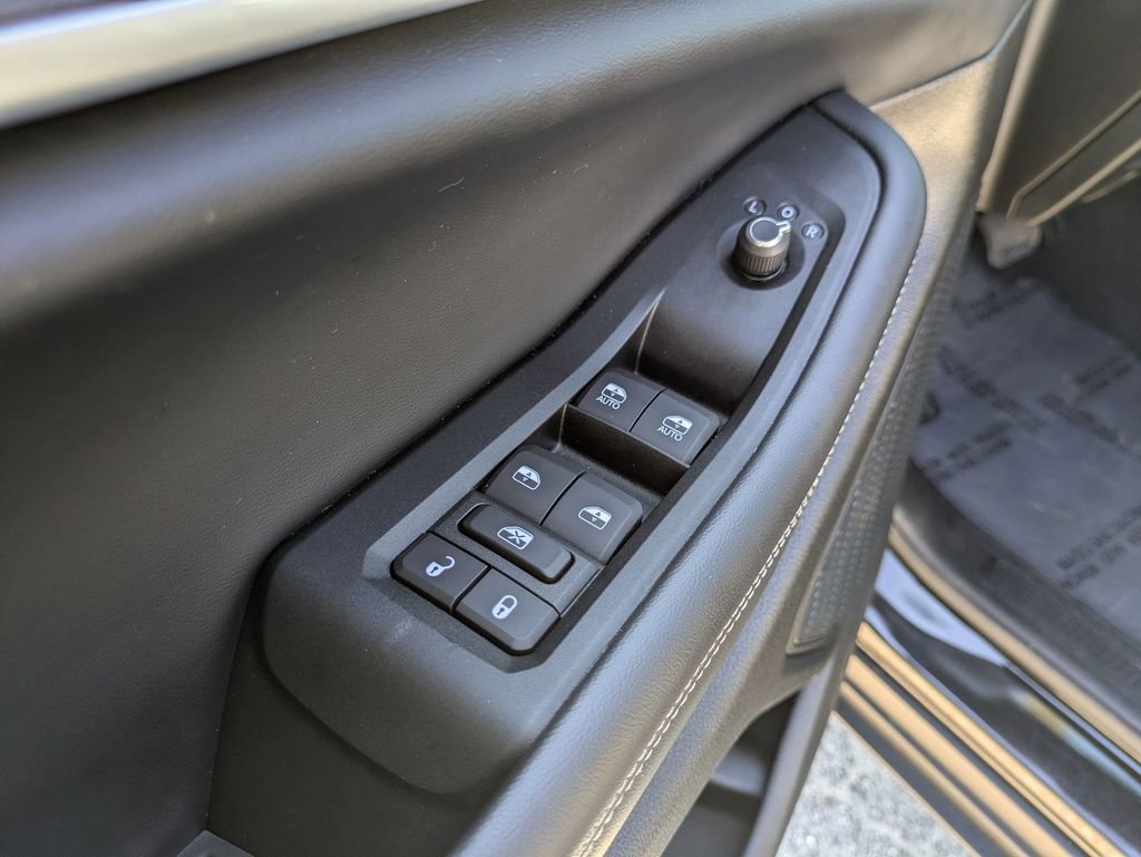 Used 2025 Jeep Grand Cherokee Limited image 13
