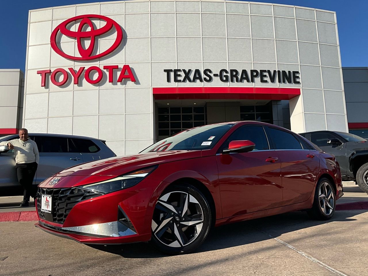 Used 2021 Hyundai Elantra Limited image 2