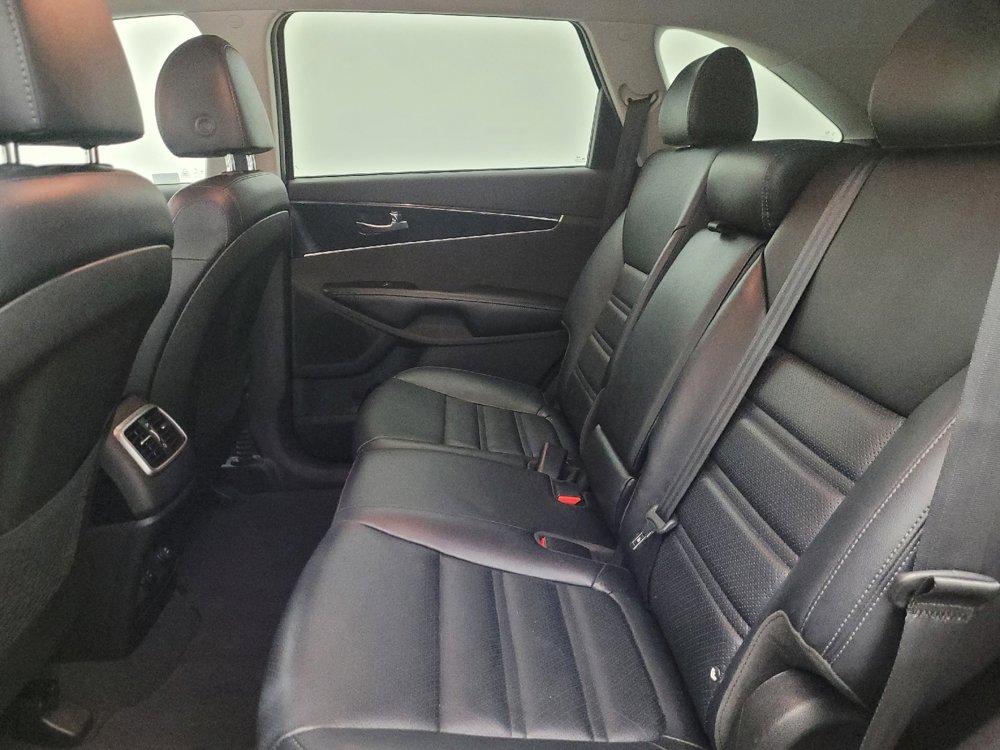 Used 2019 Kia Sorento EX image 18