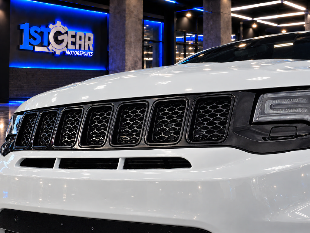 Used 2017 Jeep Grand Cherokee SRT AWD/4WD image 14