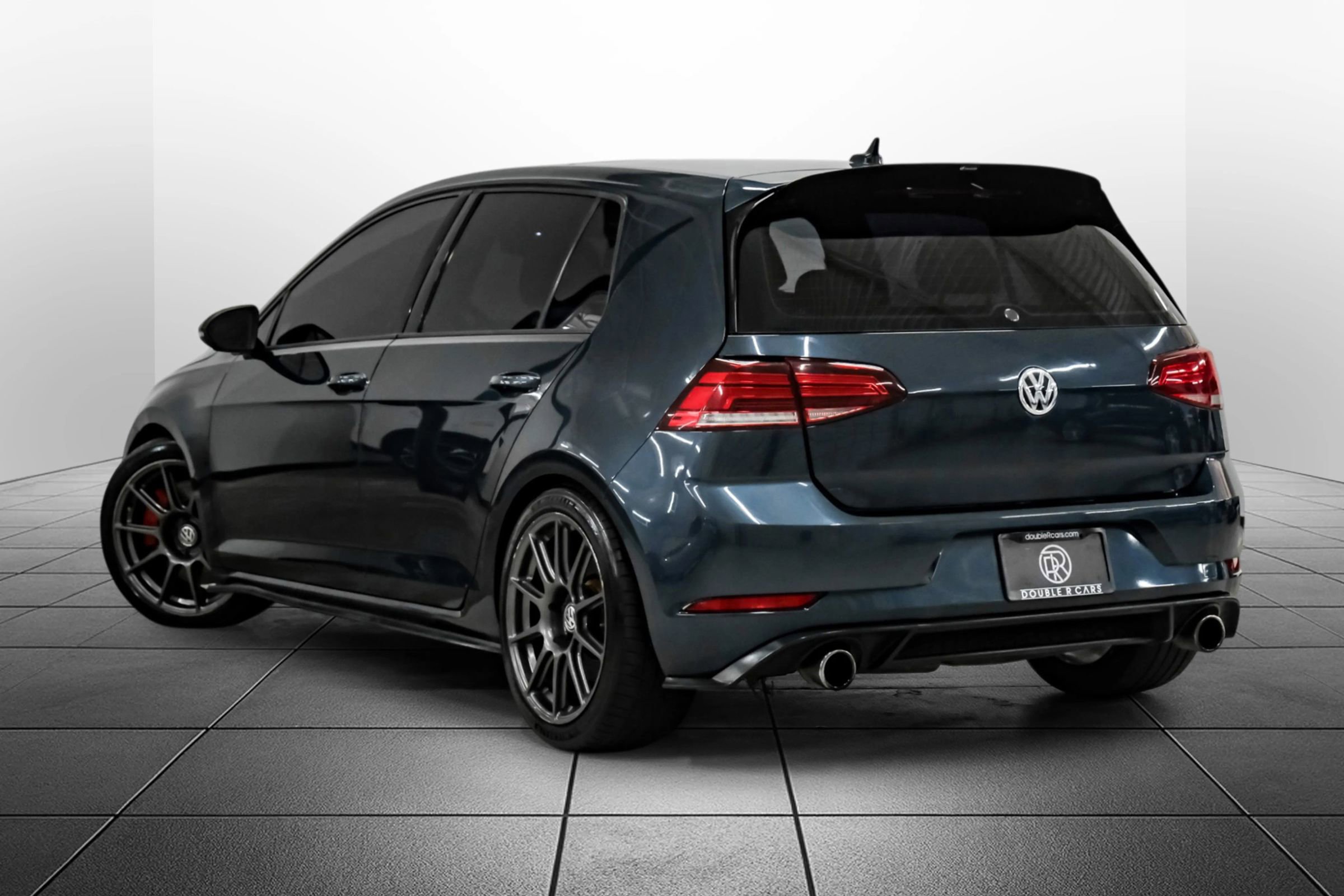 Used 2019 Volkswagen GTI SE FWD image 11