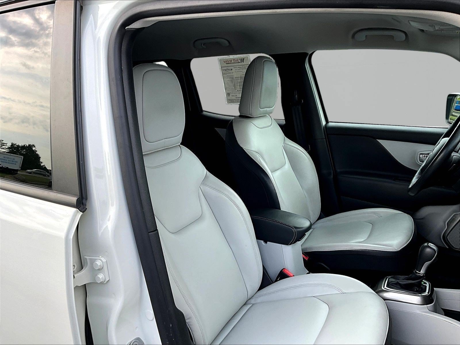 Used 2022 Jeep Renegade Limited AWD/4WD image 29