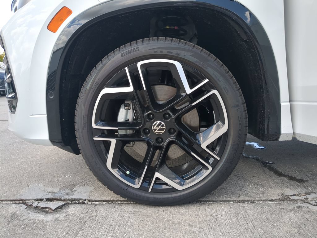 New 2026 Volkswagen Tiguan SEL R-Line AWD/4WD image 33