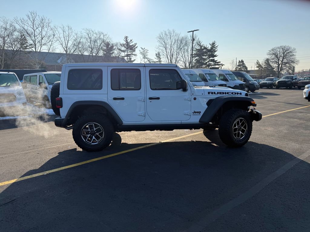 Used 2024 Jeep Wrangler Unlimited Rubicon w/ Technology Group image 8