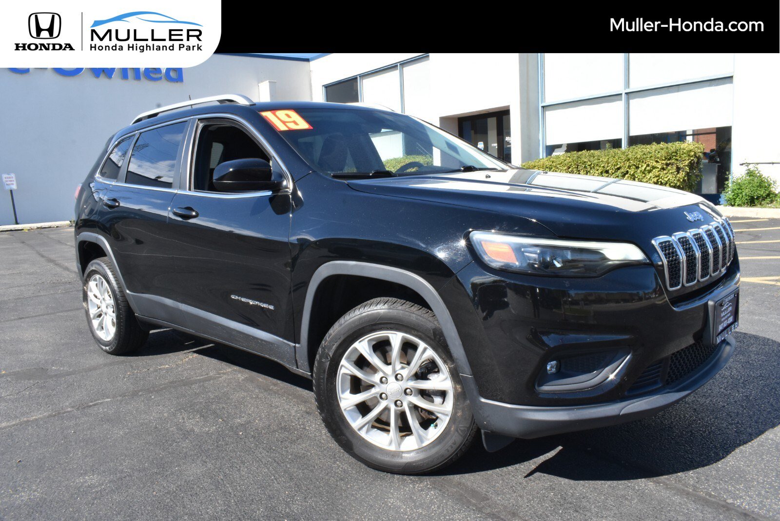 Used 2019 Jeep Cherokee Latitude w/ Cold Weather Group