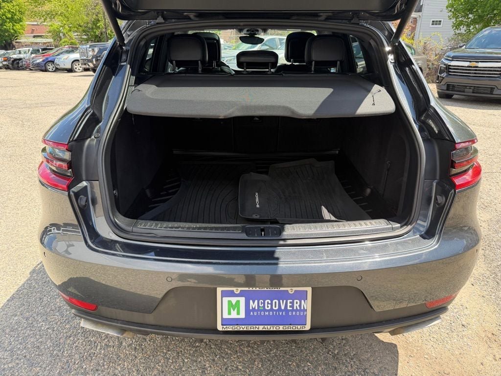 Used 2017 Porsche Macan AWD/4WD image 6