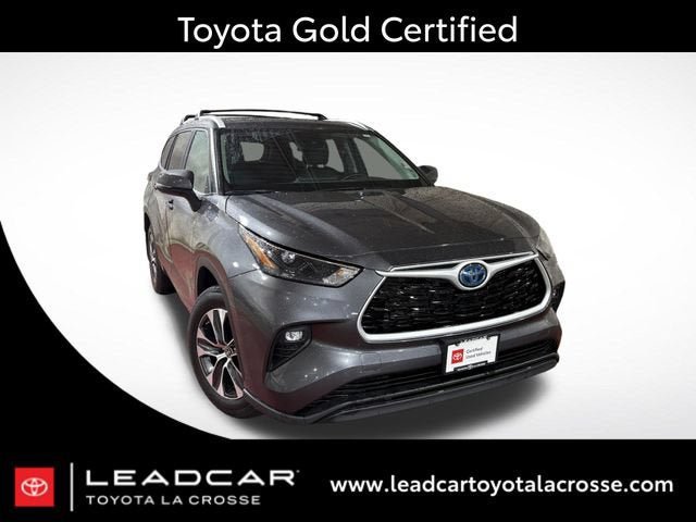 Certified 2024 Toyota Highlander XLE AWD/4WD image 1