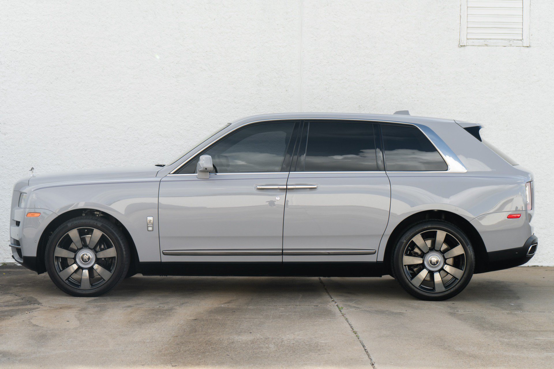 Used 2024 Rolls-Royce Cullinan AWD/4WD image 9