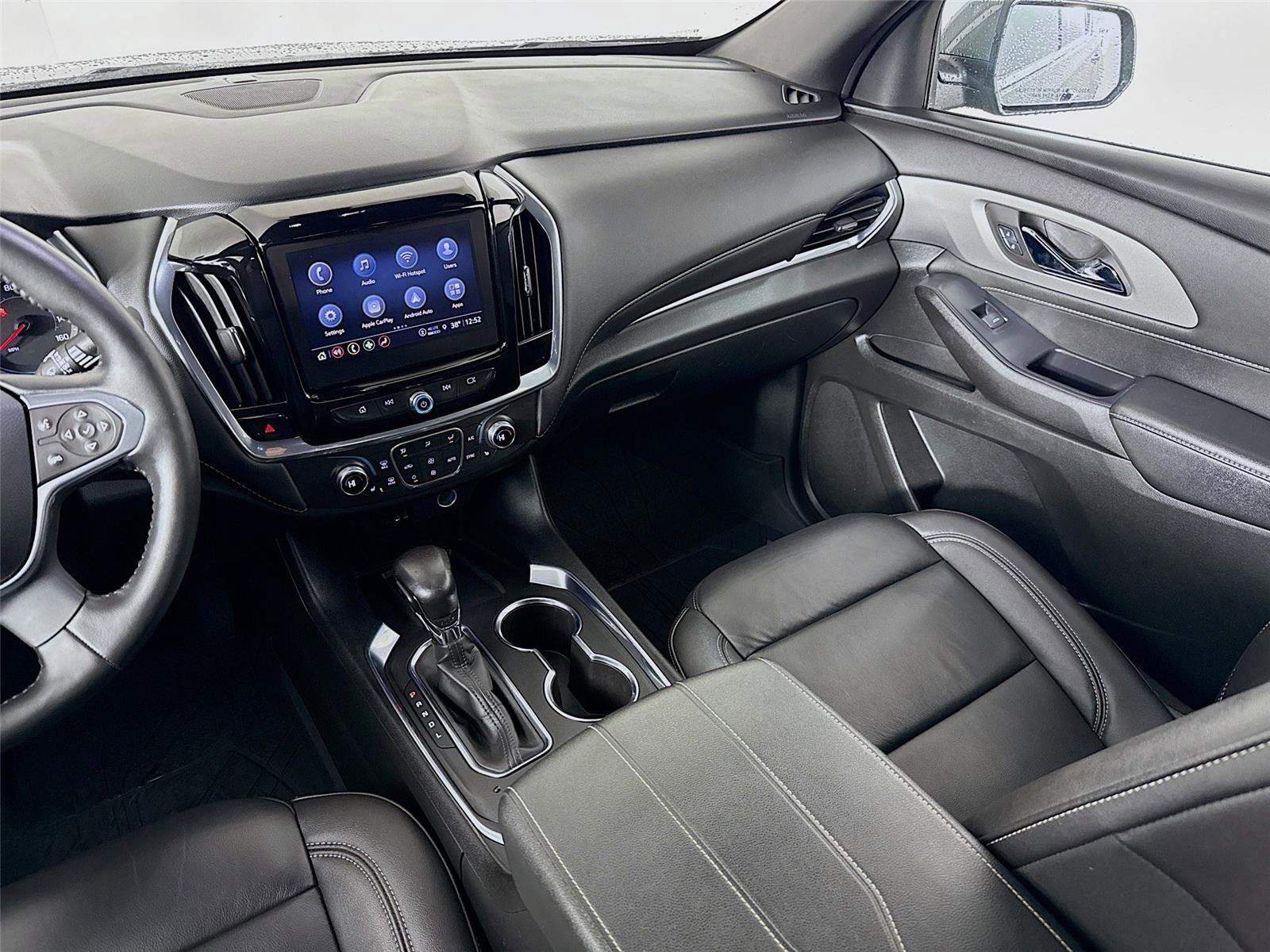 Used 2022 Chevrolet Traverse LT image 22