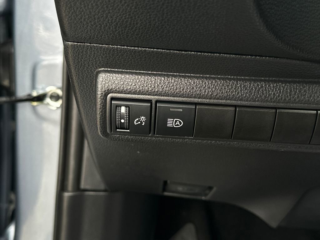 Used 2025 Toyota Corolla LE image 17