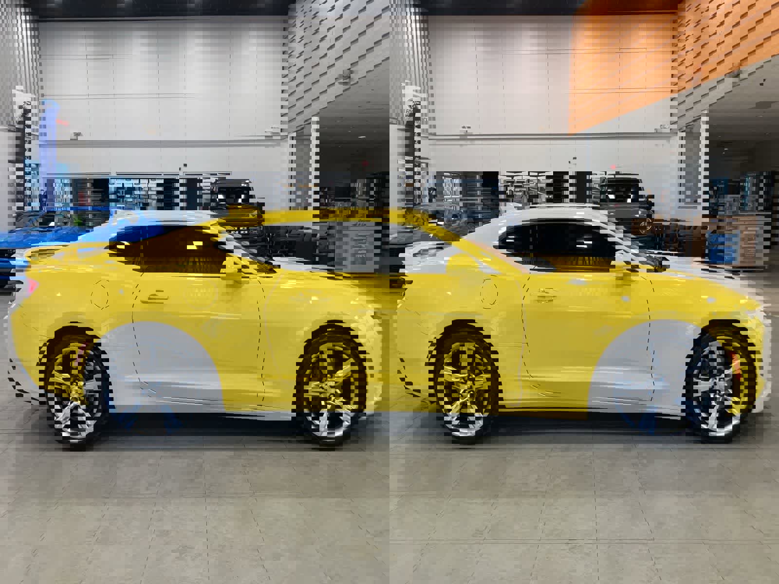 Used 2017 Chevrolet Camaro SS image 4