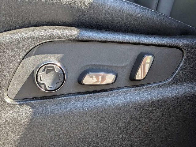 Certified 2025 Cadillac XT4 Premium Luxury FWD image 21