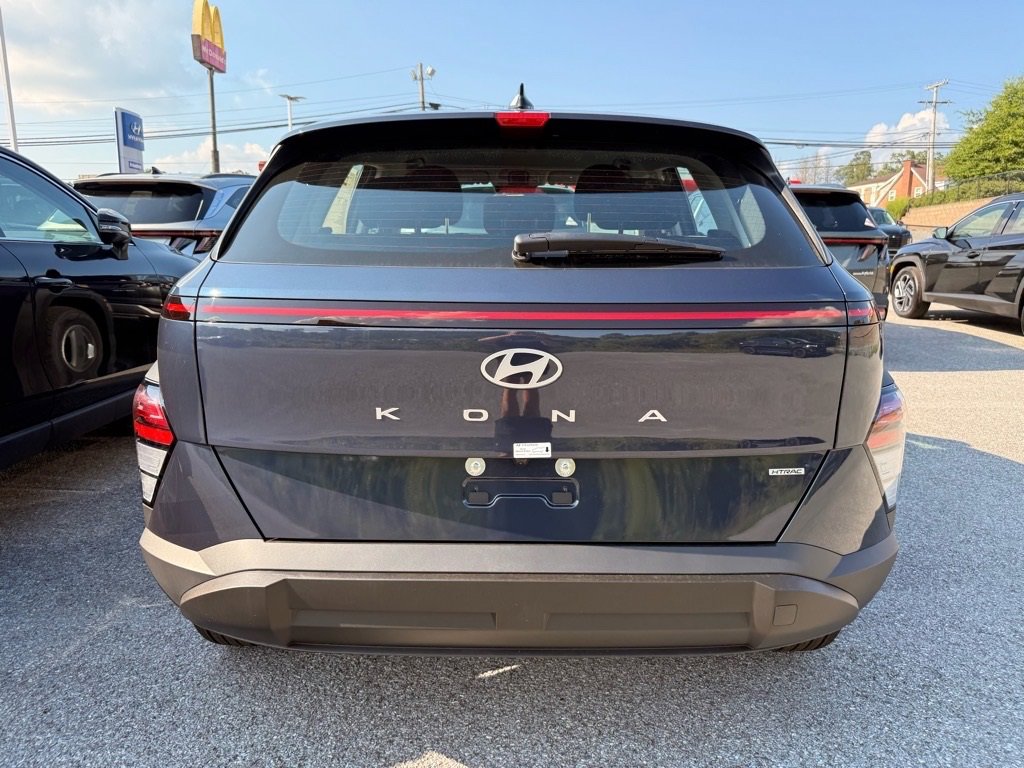 New 2026 Hyundai Kona SE image 9