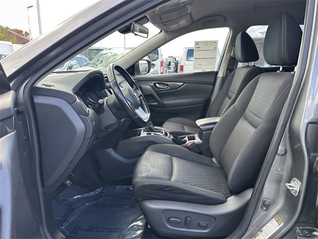 Used 2020 Nissan Rogue SV image 19