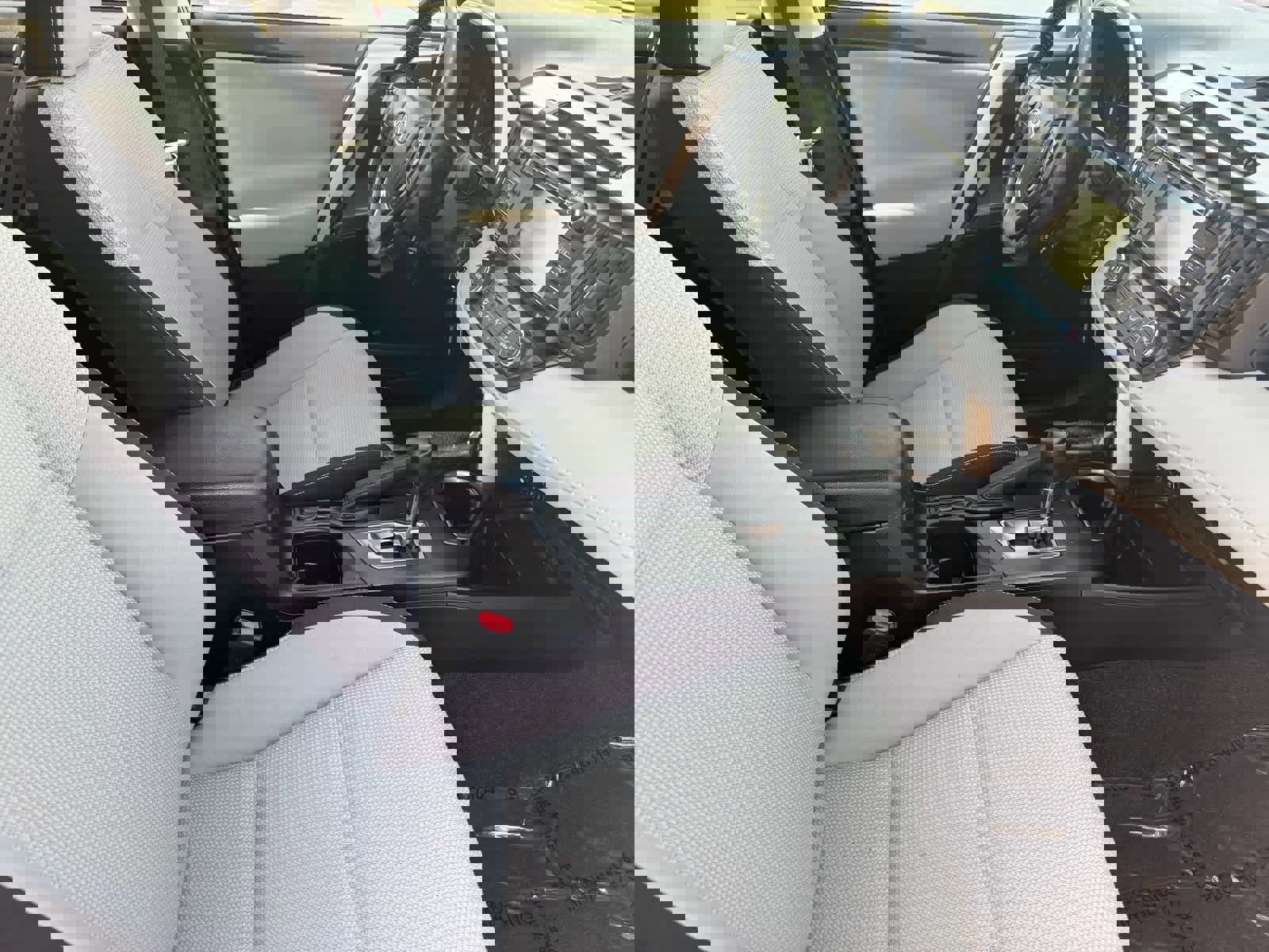 Used 2017 Toyota RAV4 XLE image 10