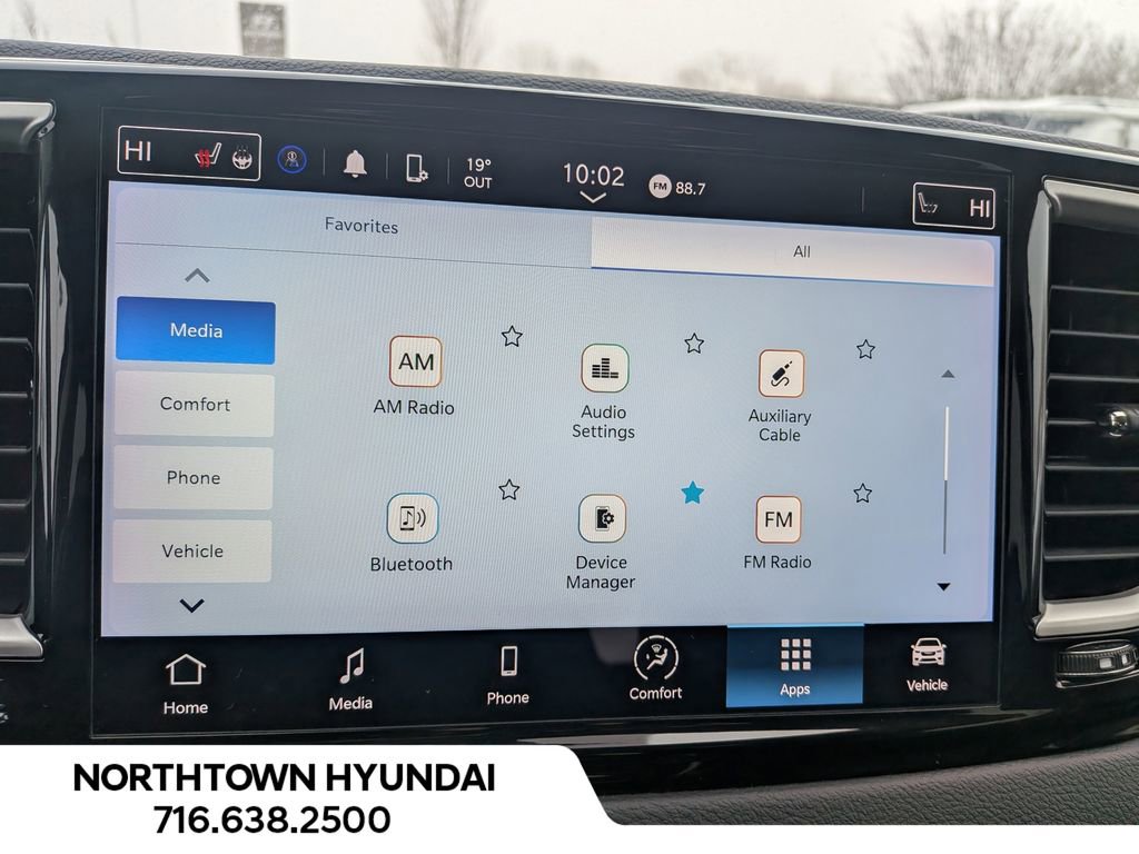 Used 2024 Chrysler Pacifica Touring-L image 23