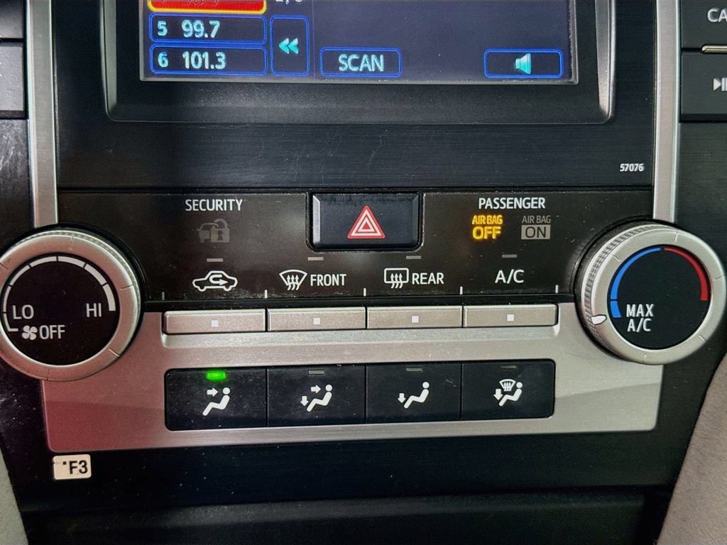 Used 2013 Toyota Camry LE FWD image 14