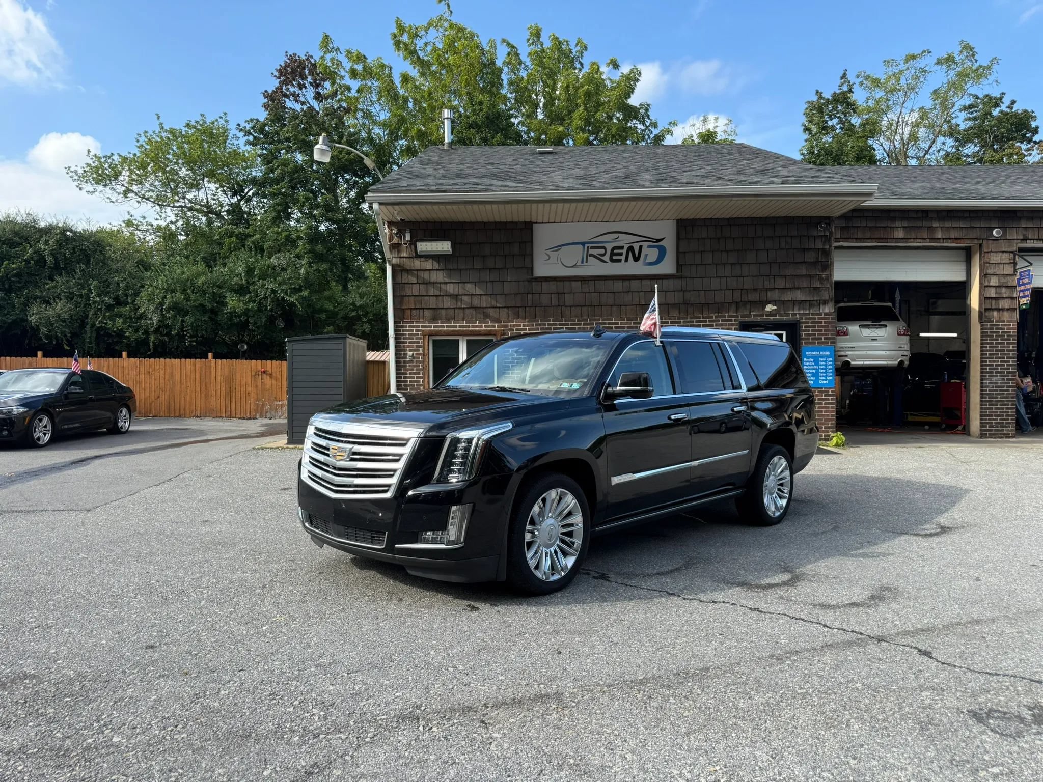 Used 2015 Cadillac Escalade ESV Platinum AWD/4WD image 3