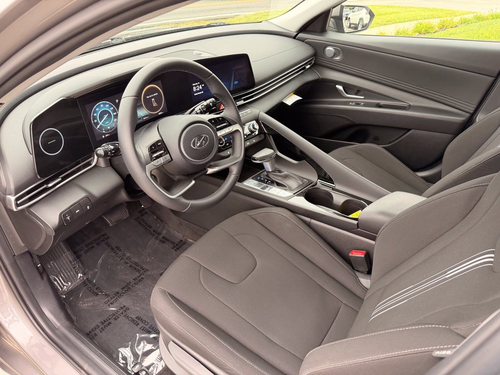 Used 2023 Hyundai Elantra SEL w/ Convenience Package FWD image 26