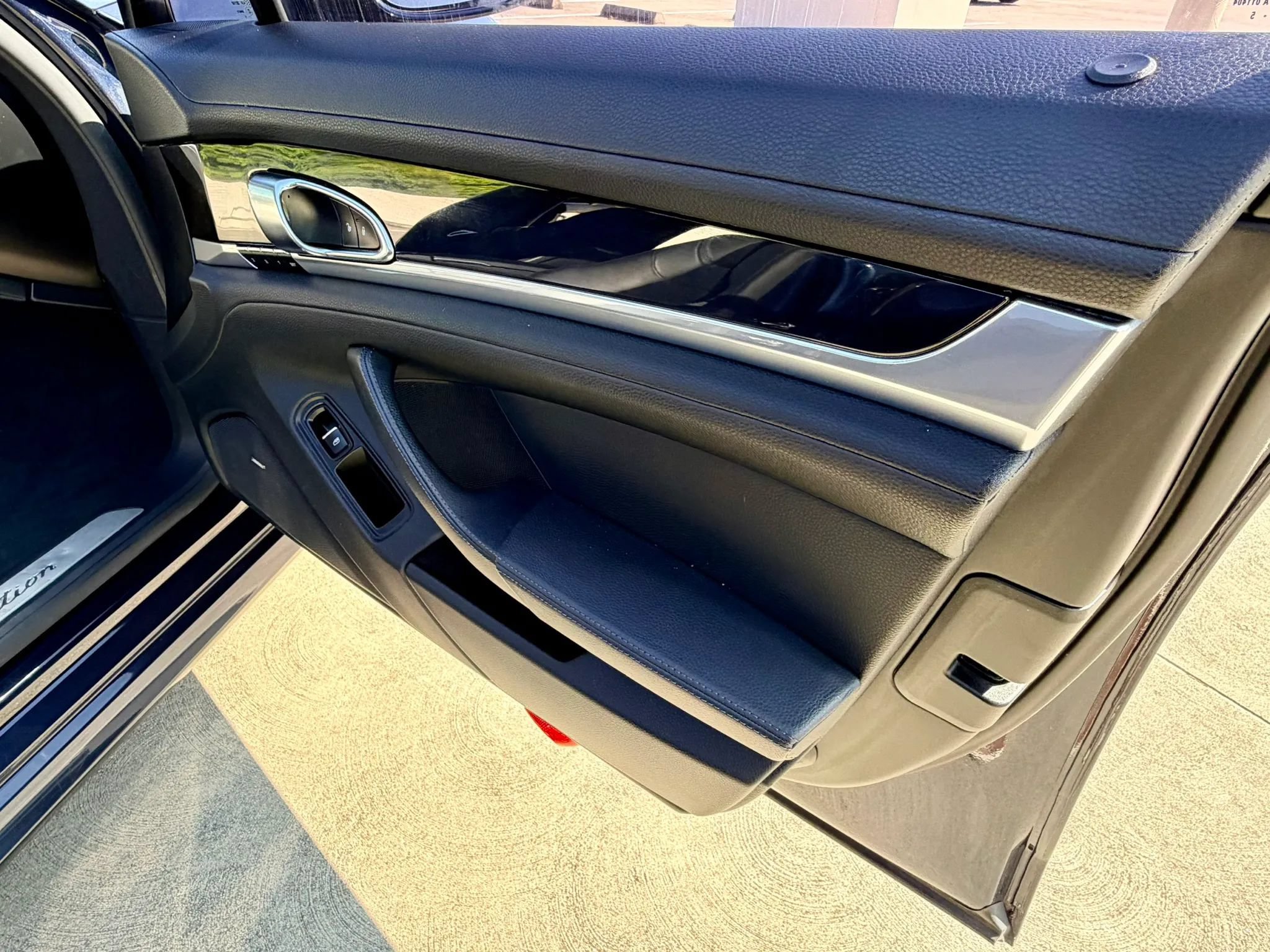 Used 2016 Porsche Panamera Edition RWD image 70
