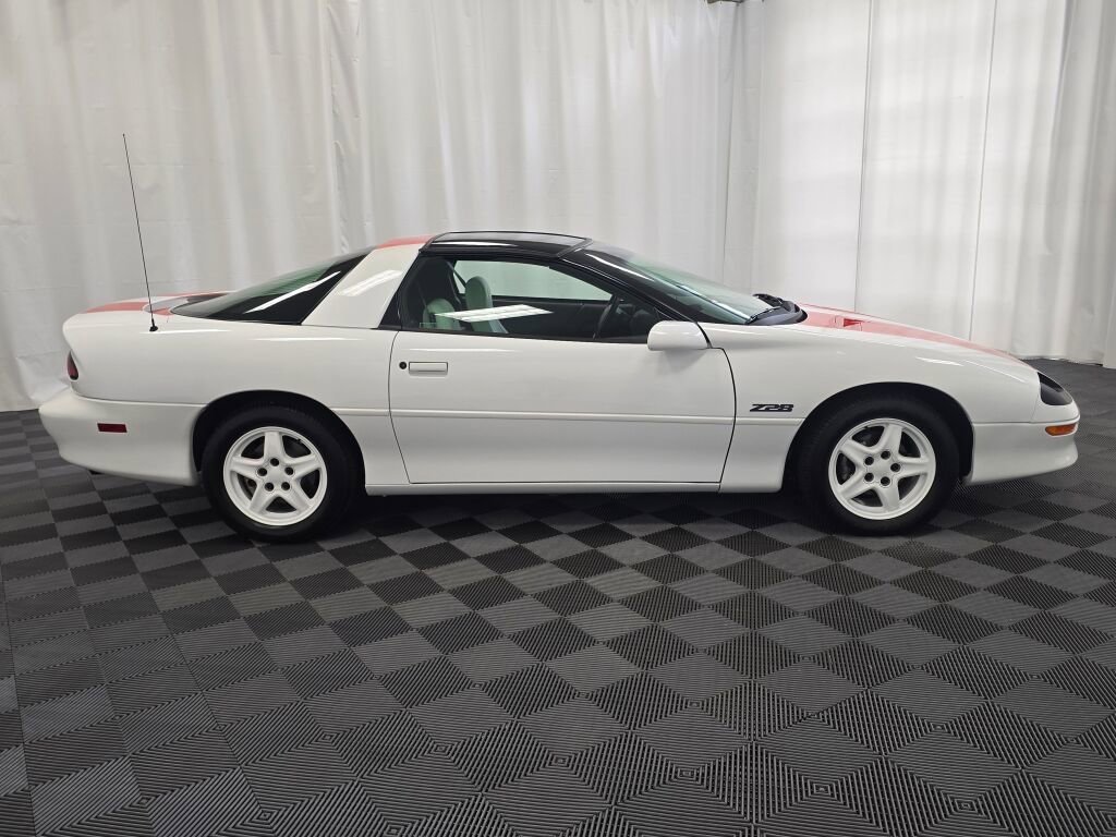 Used 1997 Chevrolet Camaro SS w/ Preferred Equipment Group 2 image 7