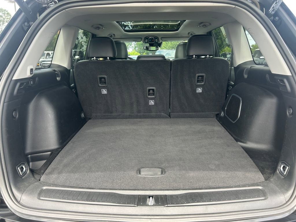 Used 2022 Jeep Grand Cherokee Limited image 24