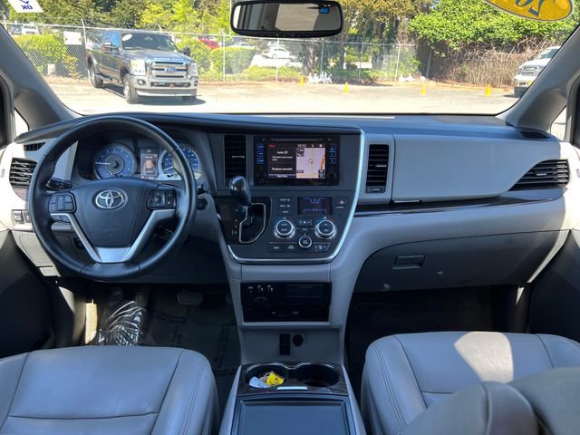 Used 2015 Toyota Sienna XLE Premium AWD/4WD image 11