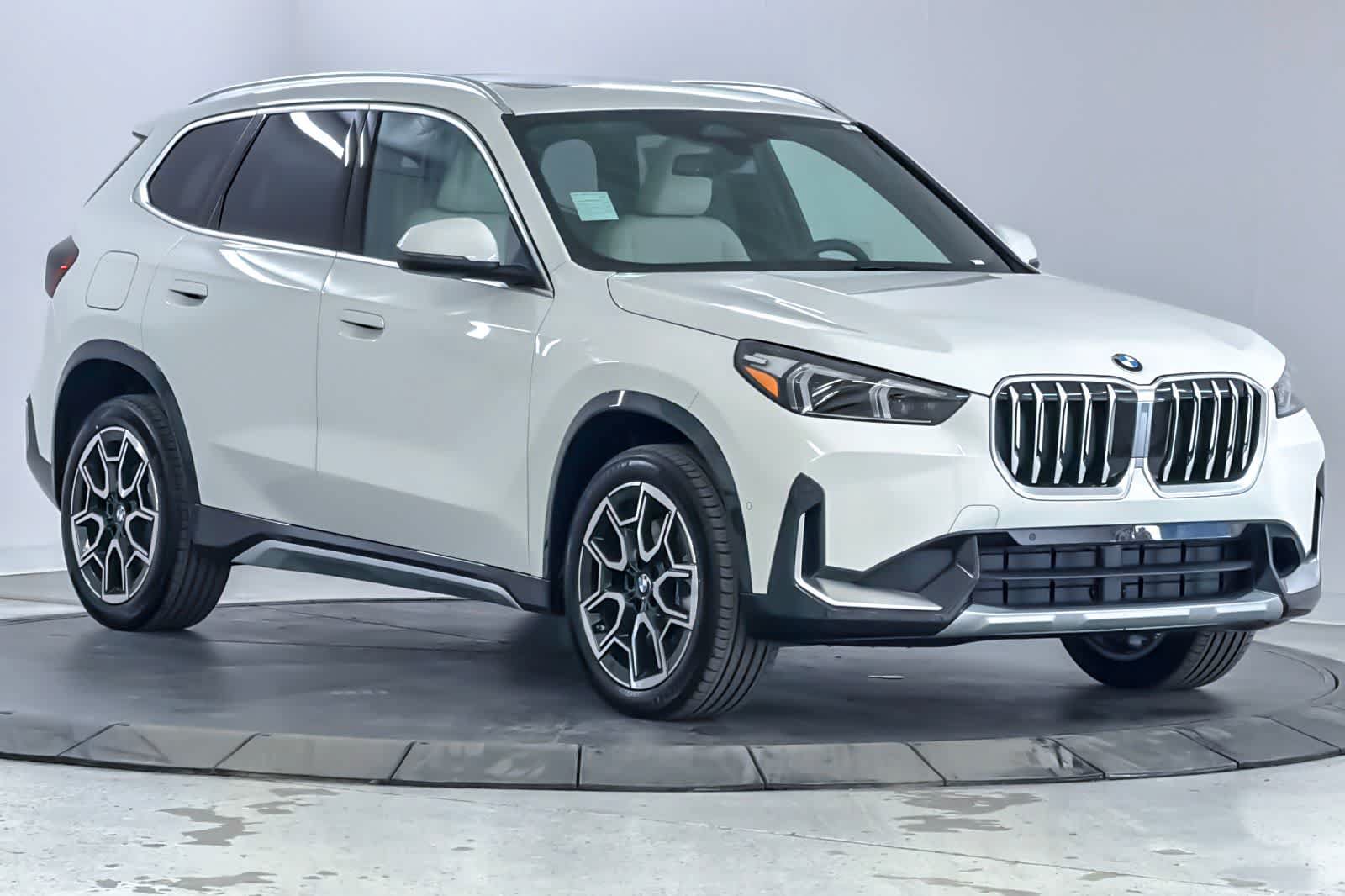 New 2026 BMW X1 xDrive28i w/ Convenience Package AWD/4WD image 9