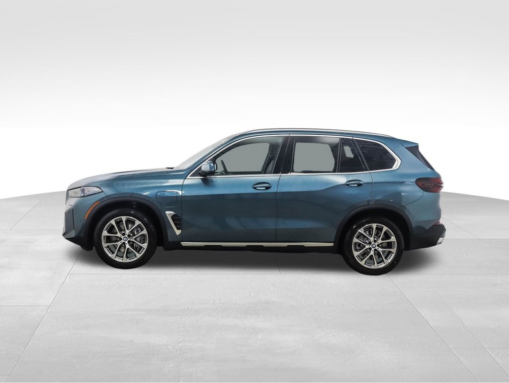 New 2026 BMW X5 xDrive50e w/ Premium Package image 2