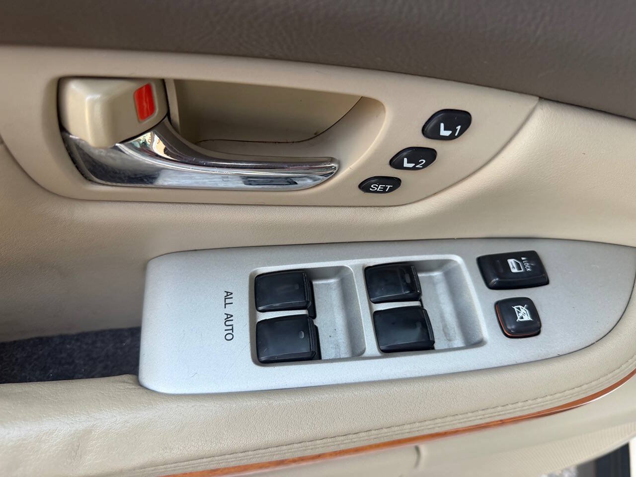 Used 2006 Lexus RX 330 FWD image 21
