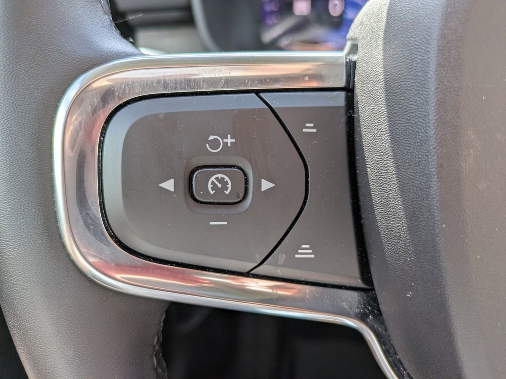 Certified 2023 Volvo XC40 B5 Plus w/ Driver Assist Package image 25