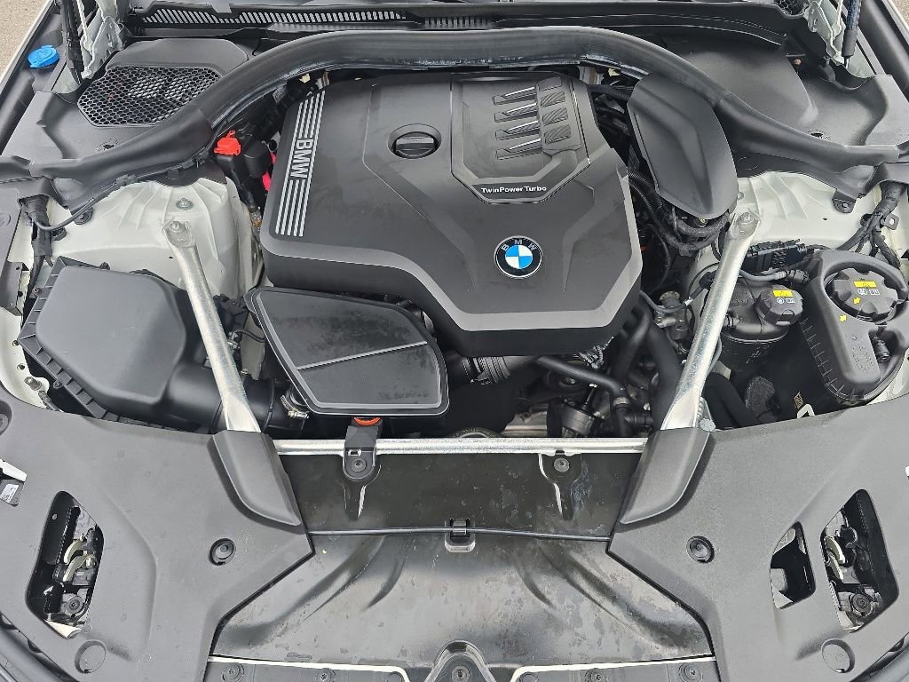 Used 2021 BMW 530i w/ Convenience Package RWD image 10