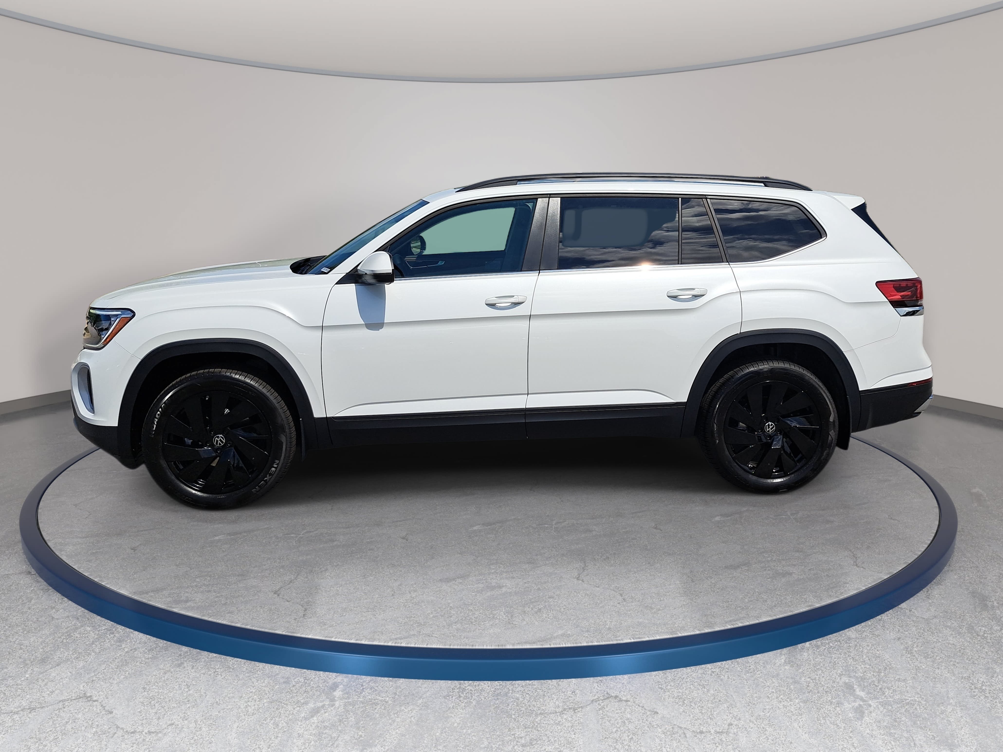 New 2026 Volkswagen Atlas SE FWD image 8