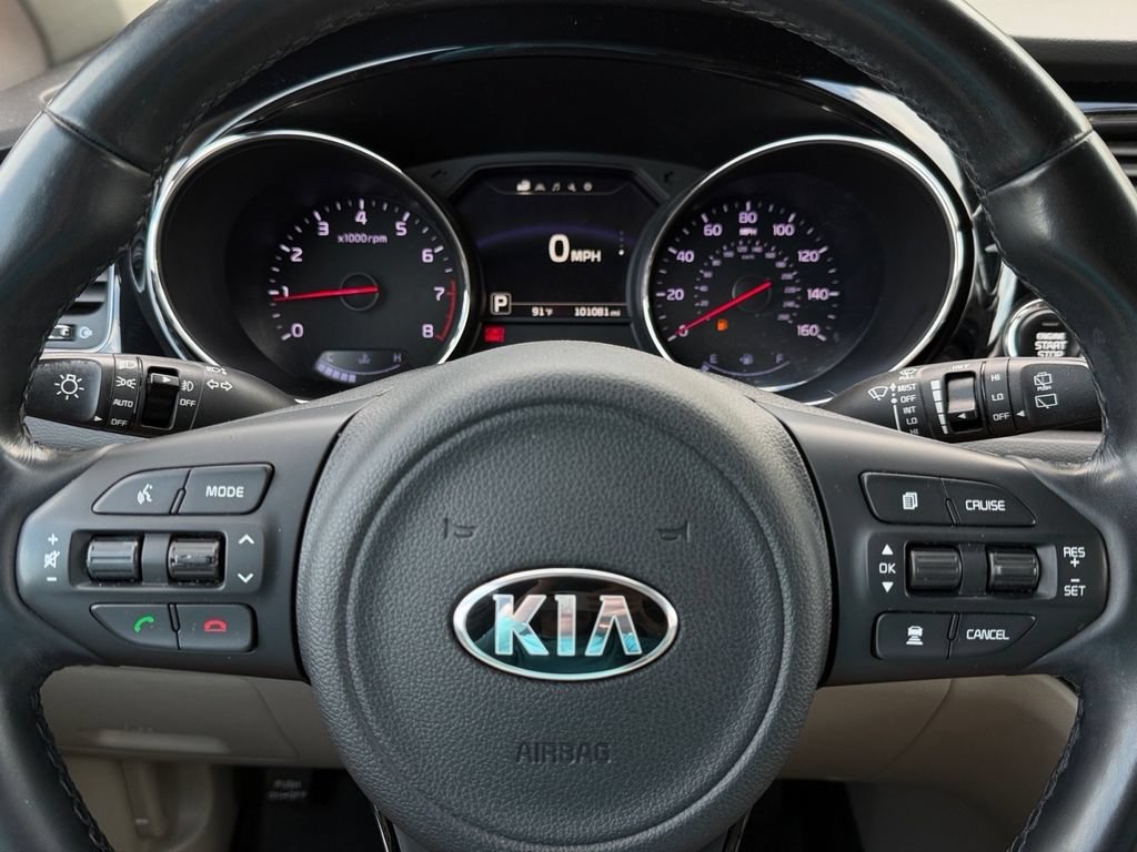 Used 2017 Kia Sedona EX FWD image 28