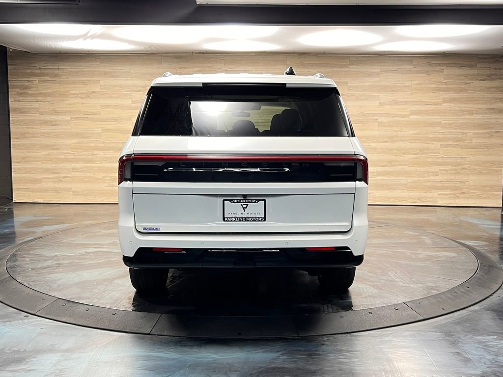 Used 2025 Lincoln Navigator L Reserve image 23