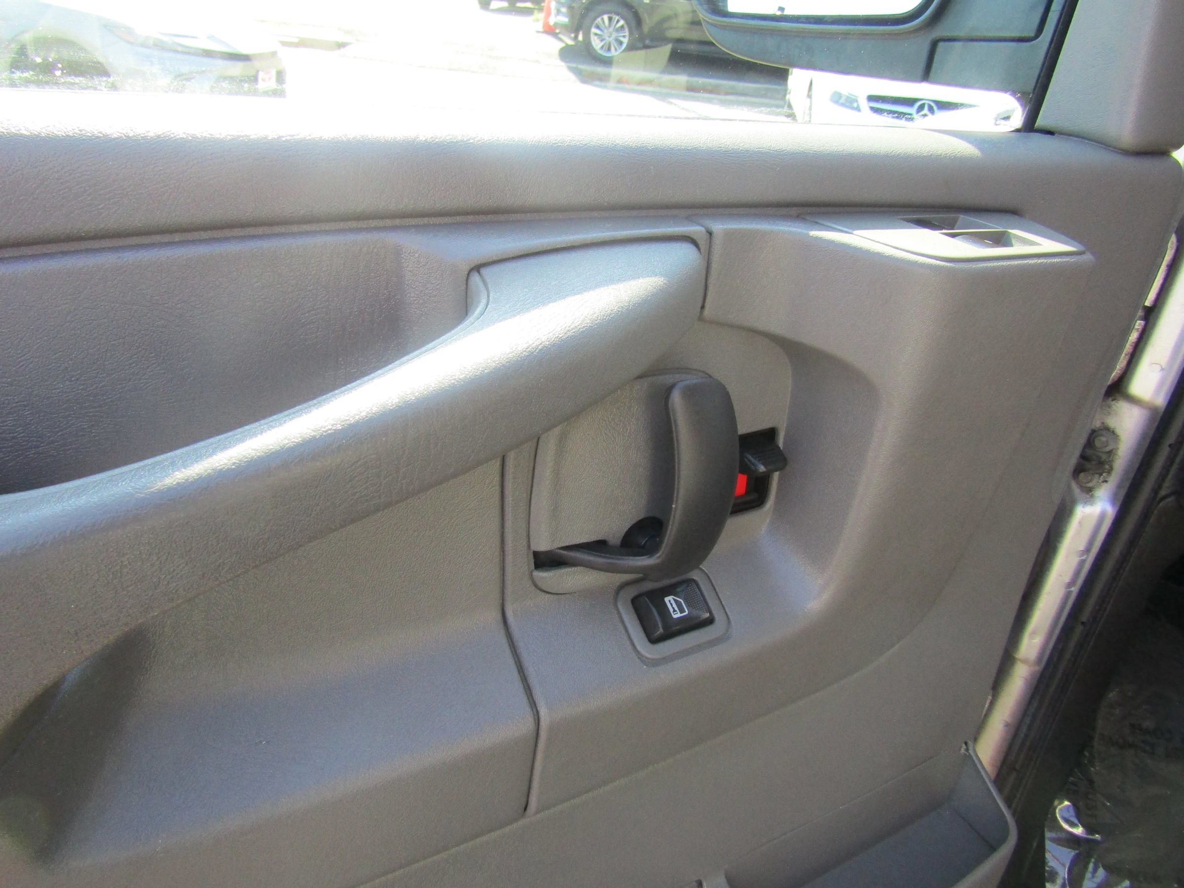 Used 2012 Chevrolet Express 3500 LT w/ LT Preferred Equipment Group RWD image 22