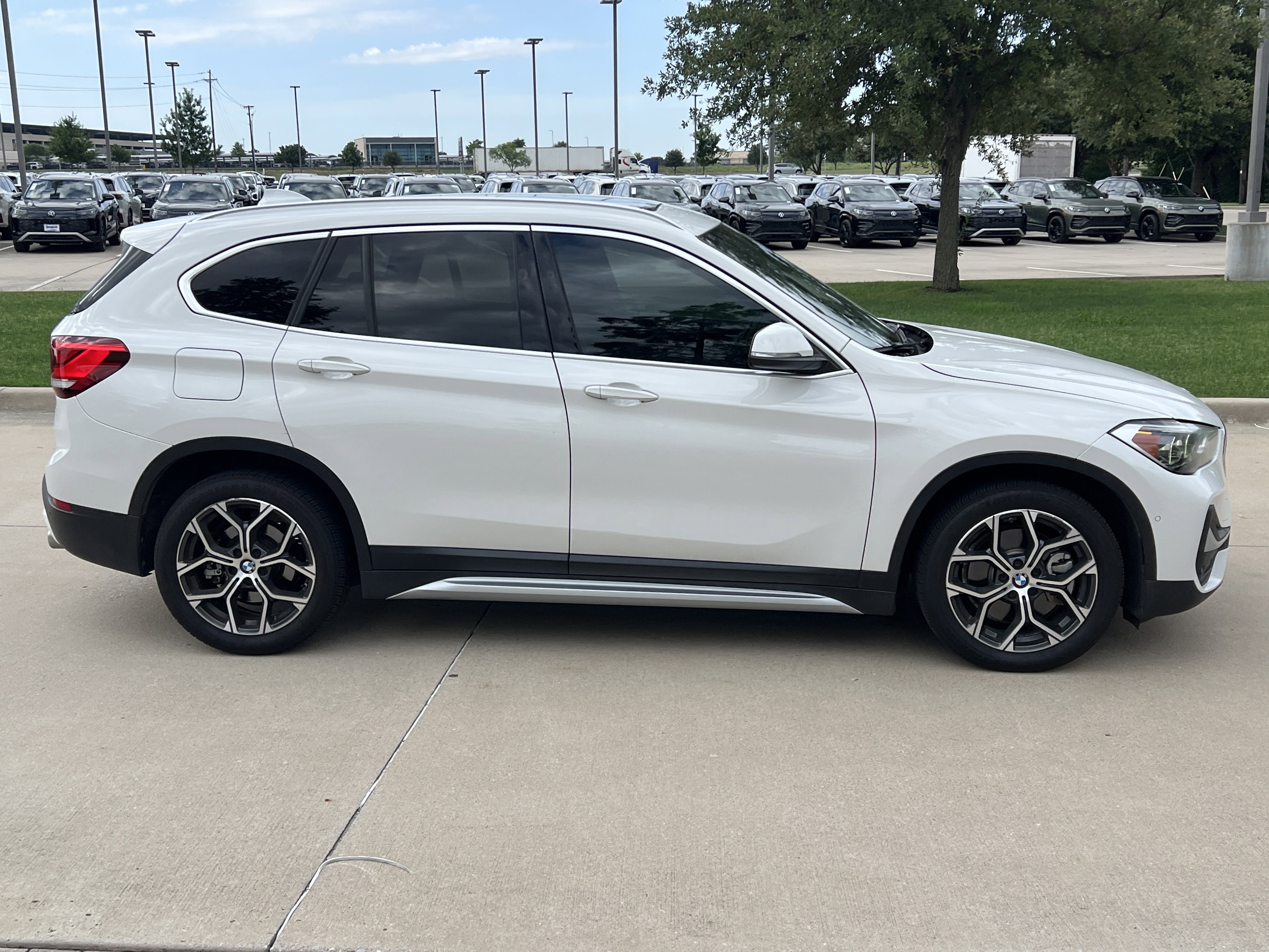 Used 2021 BMW X1 sDrive28i w/ Premium Package FWD image 11