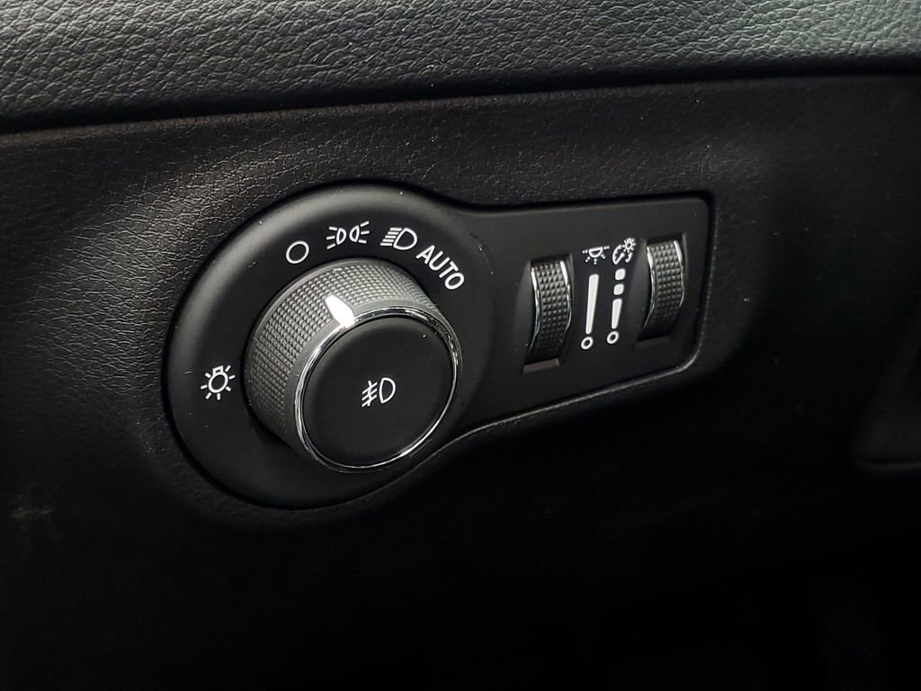 Used 2019 Jeep Compass Limited image 14