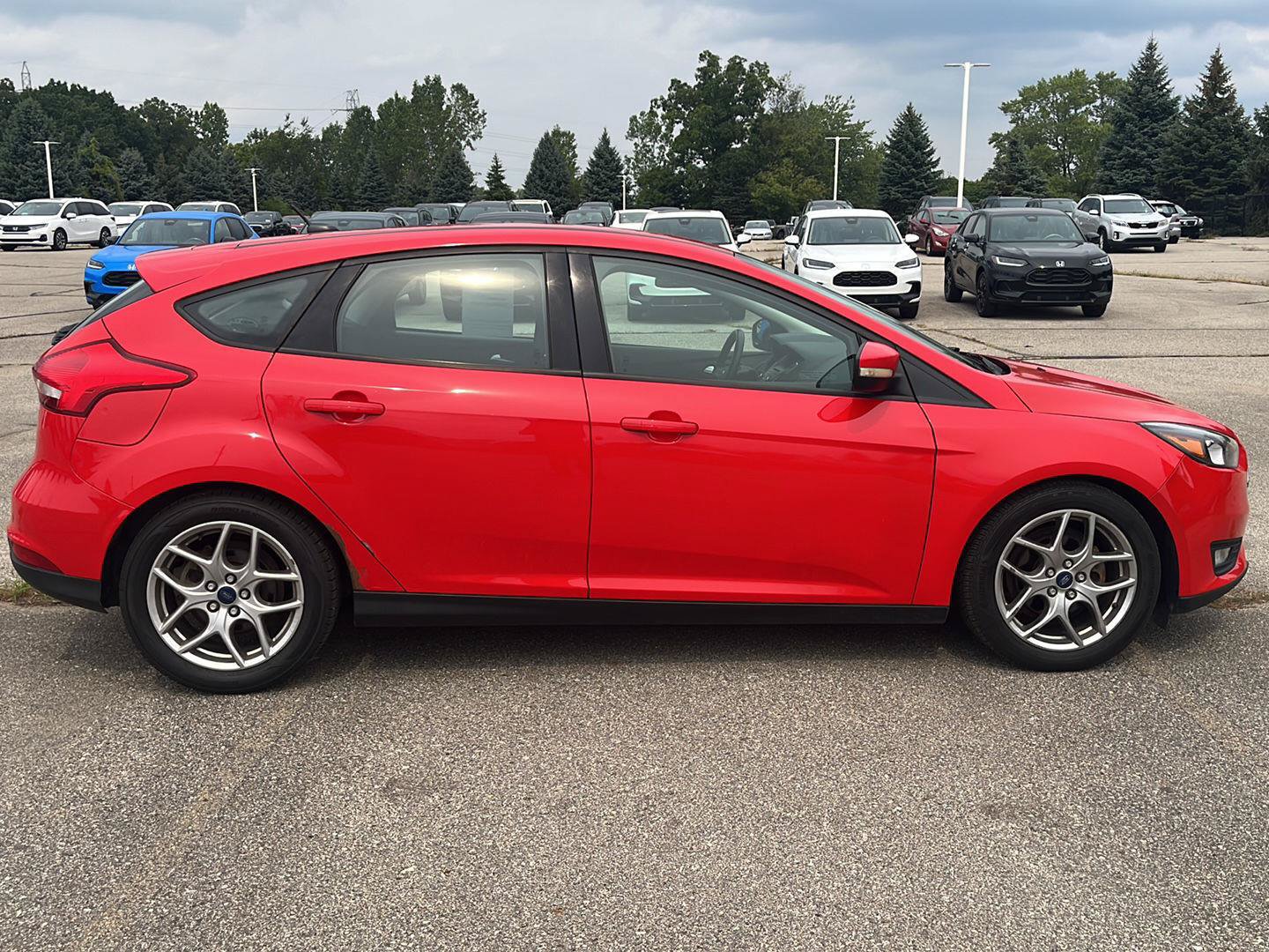 Used 2015 Ford Focus SE w/ Equipment Group 201A FWD image 34