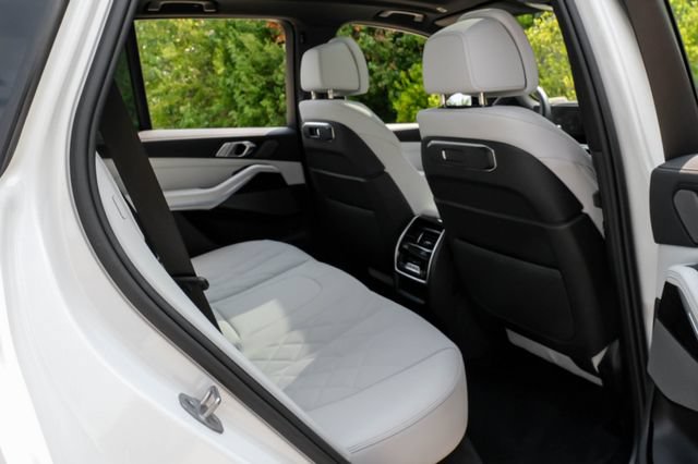 Used 2026 BMW X5 xDrive40i w/ M Sport Package AWD/4WD image 43