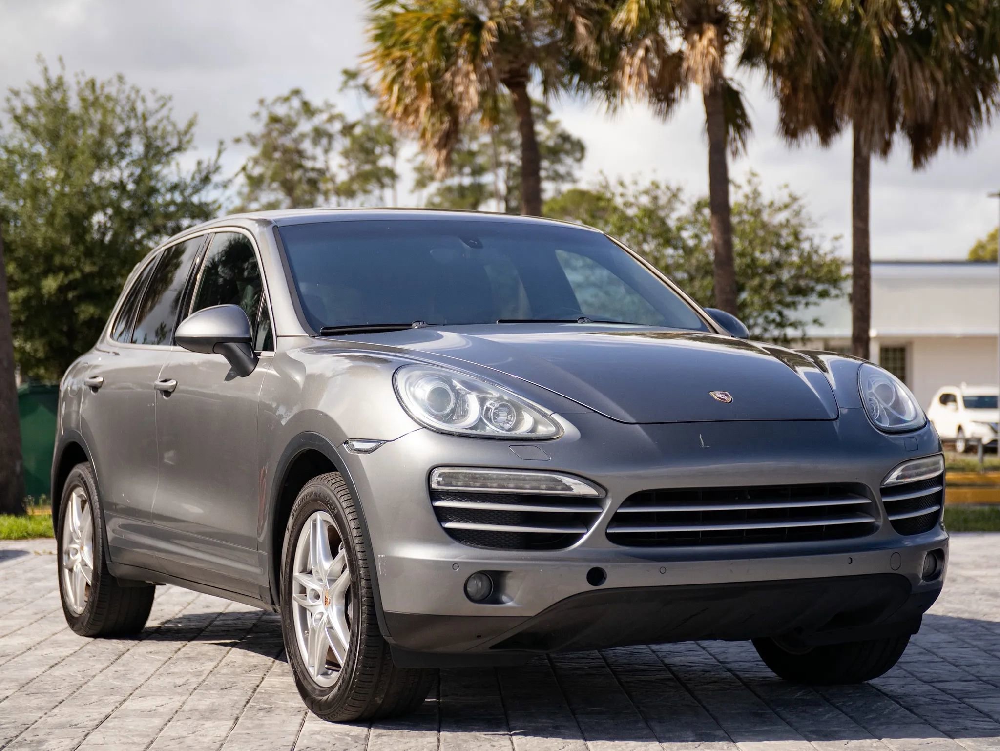 Used 2014 Porsche Cayenne AWD/4WD image 1