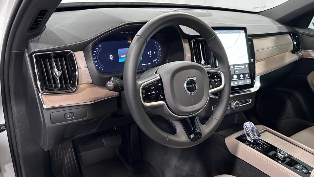 Certified 2025 Volvo XC90 B5 Core w/ Protection Package AWD/4WD image 10
