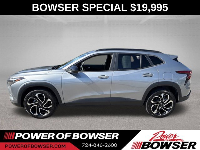 Used 2024 Chevrolet Trax RS w/ Sunroof Package FWD image 2