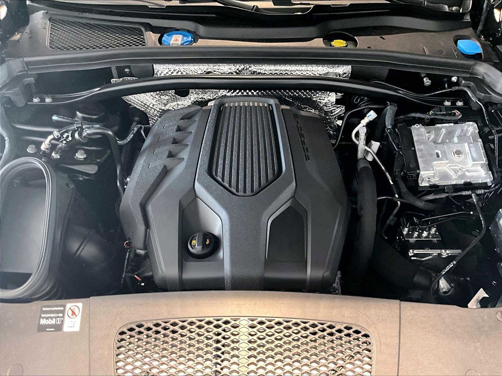 Used 2026 Porsche Macan image 24