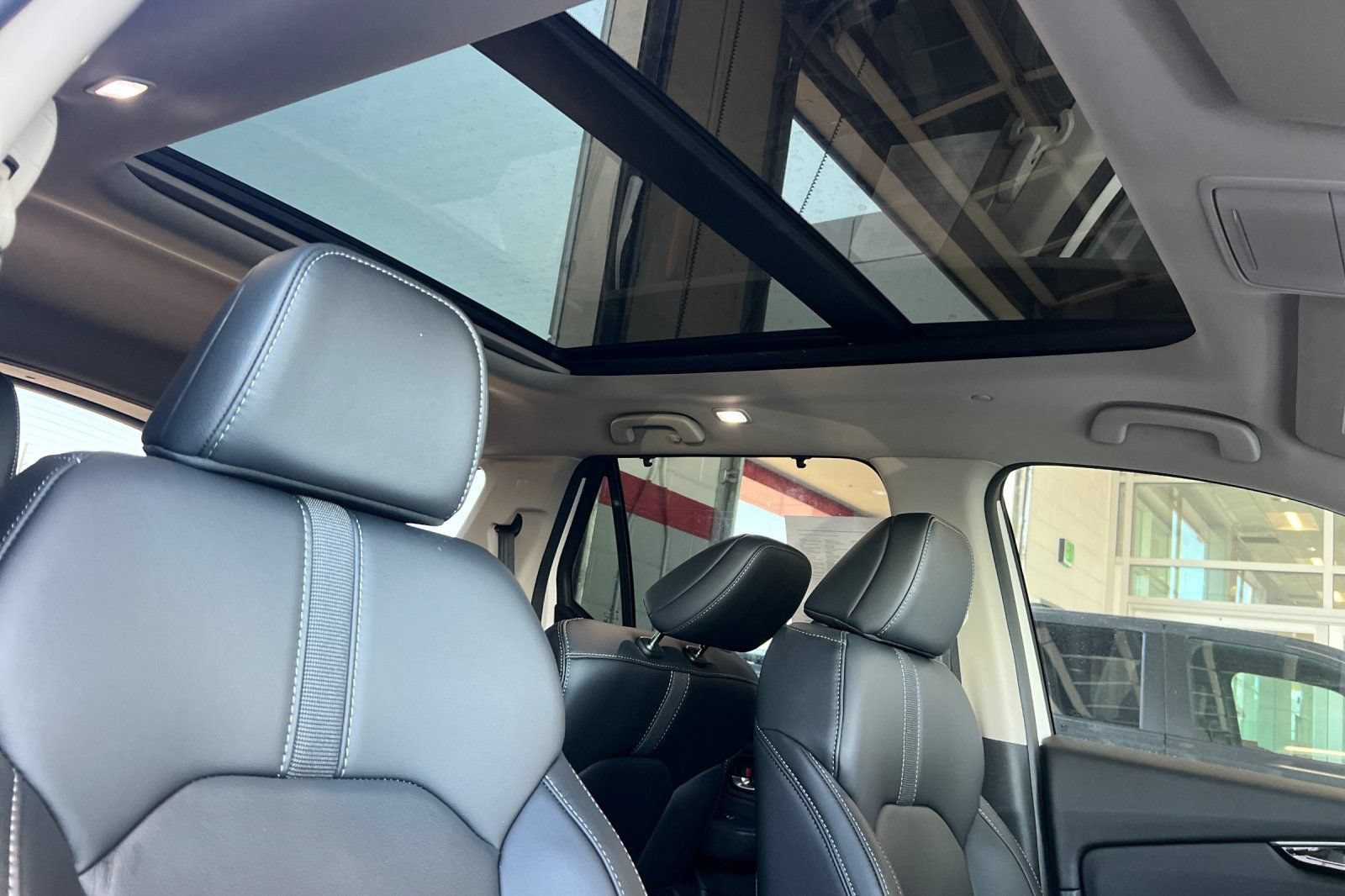 Used 2025 Honda Pilot Touring image 15