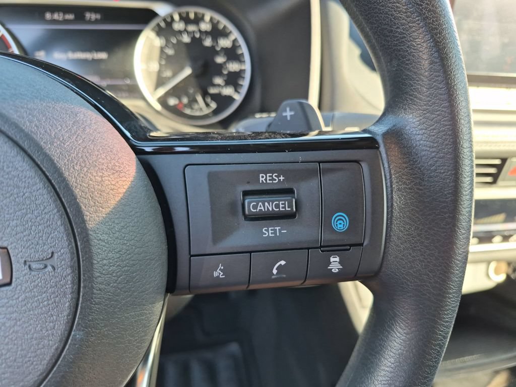 Used 2023 Nissan Rogue SV FWD image 18