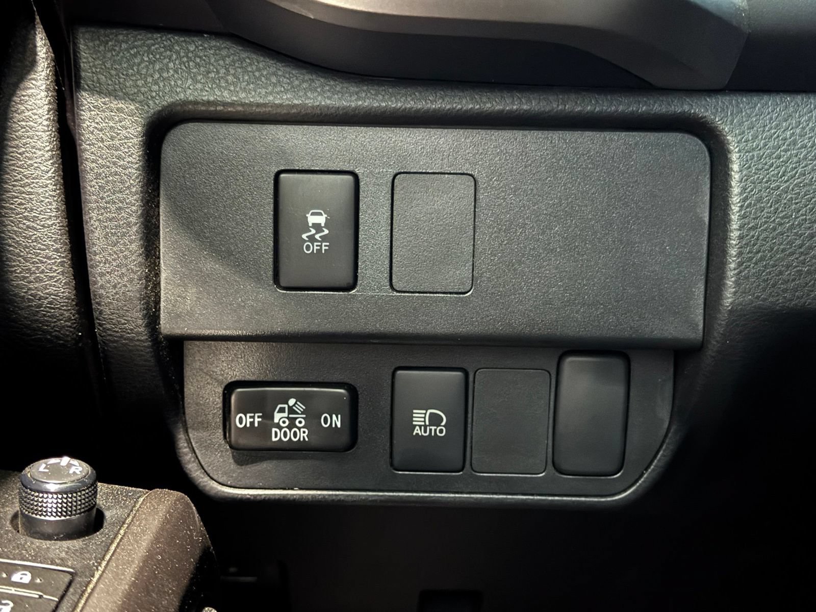 Used 2023 Toyota Tacoma SR5 RWD image 28