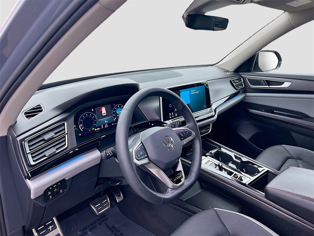 Used 2024 Volkswagen Atlas Peak Edition SE image 9