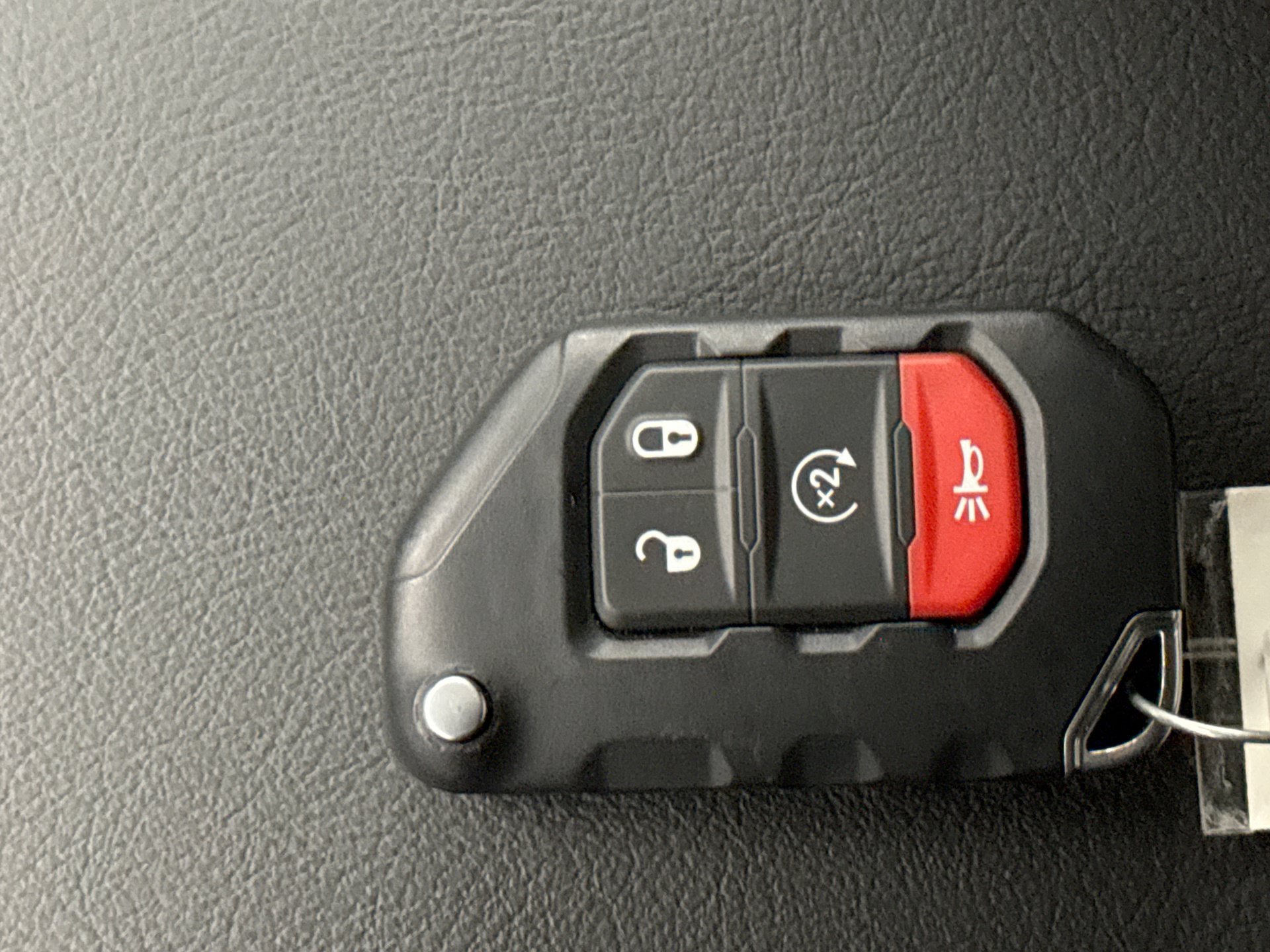 Used 2025 Jeep Gladiator Mojave w/ Convenience Group AWD/4WD image 22